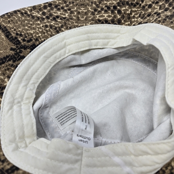 URBAN OUTFITTERS UO-76 COTTON BUCKET HAT LOT OF 3 QUILTED CHEETAH SNAKE WOMEN OS - Picture 12 of 16